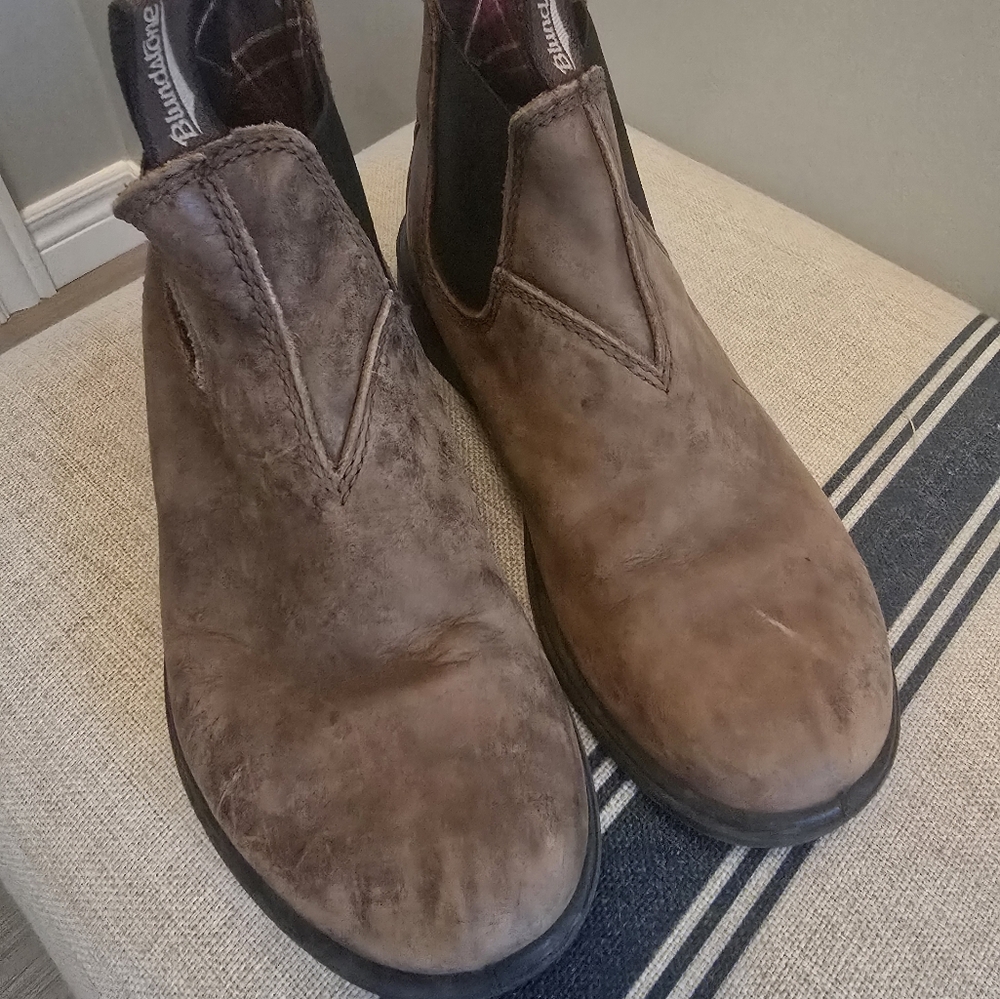 Kids blundstones sz 3 aus (5Y)